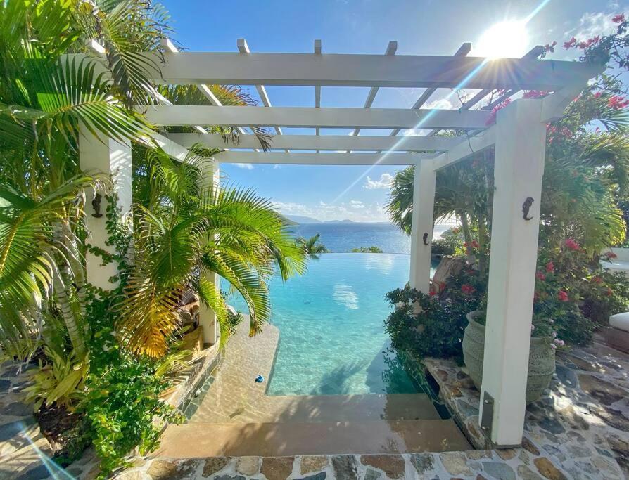 Luxury 7Br Waterfront Villa With Views Of Marina Cay And Scrub IslandEast End エクステリア 写真