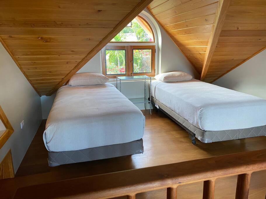 Luxury 7Br Waterfront Villa With Views Of Marina Cay And Scrub IslandEast End エクステリア 写真