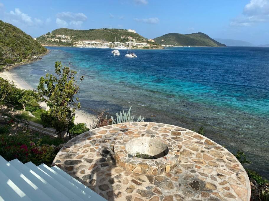 Luxury 7Br Waterfront Villa With Views Of Marina Cay And Scrub IslandEast End エクステリア 写真