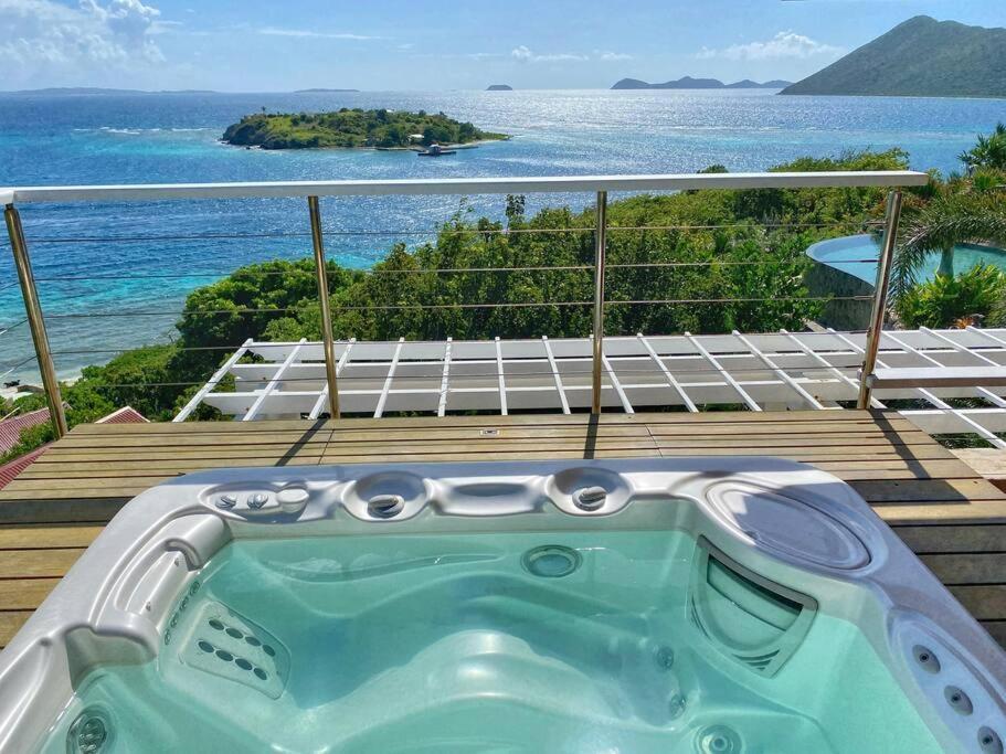 Luxury 7Br Waterfront Villa With Views Of Marina Cay And Scrub IslandEast End エクステリア 写真
